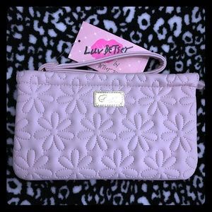 🌸Betsey Johnson Wristlet